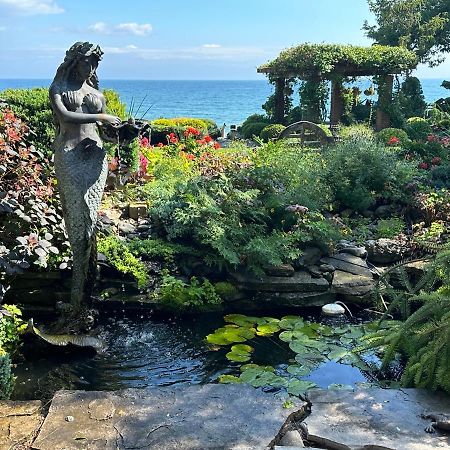 The Wind In The Willows - Luxury Lakefront Oasis Bed and Breakfast Cobourg Exterior foto