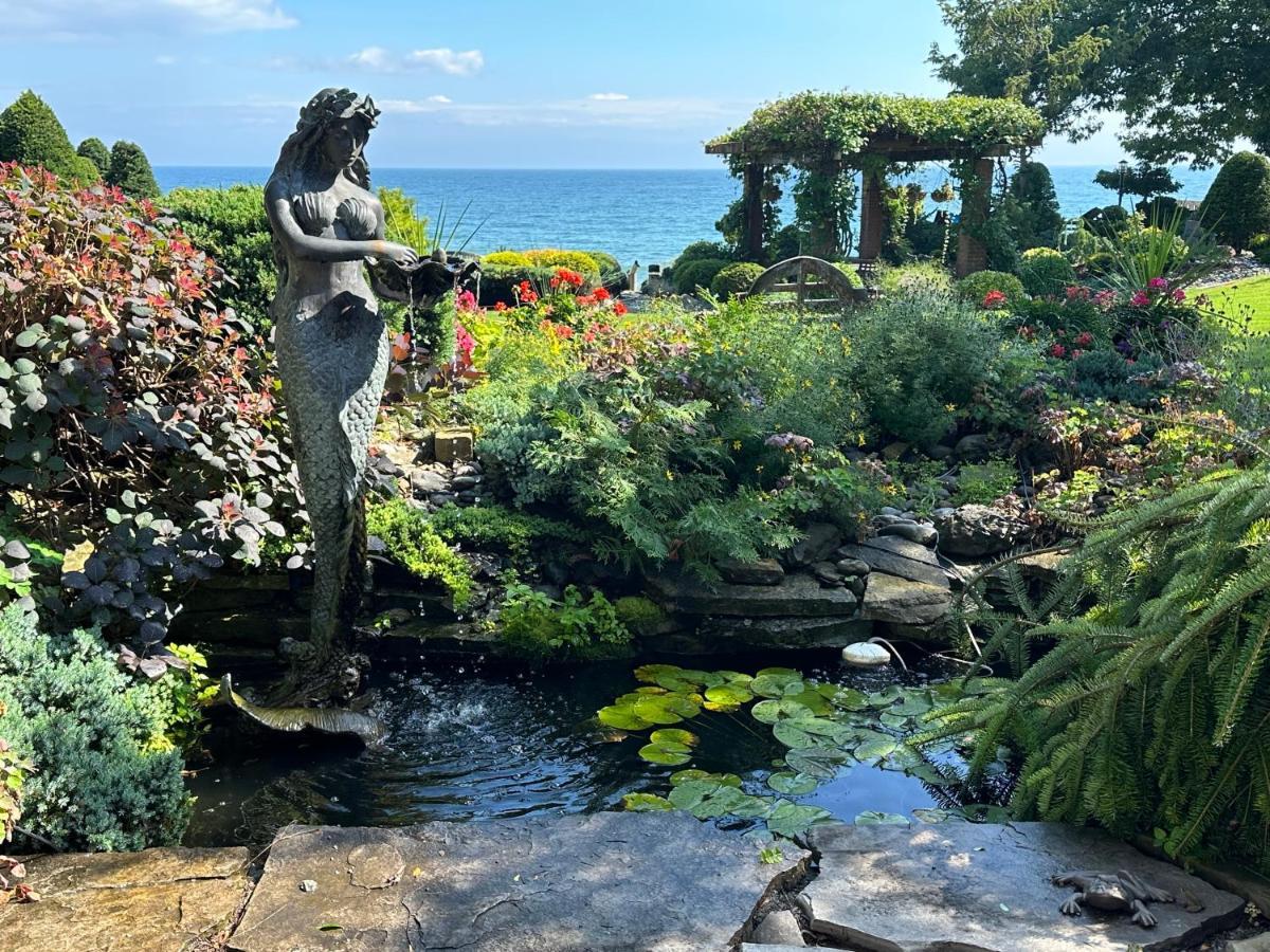 The Wind In The Willows - Luxury Lakefront Oasis Bed and Breakfast Cobourg Exterior foto